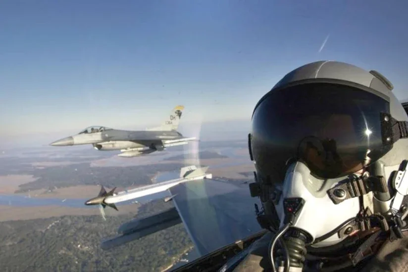 KİV: ABŞ və Niderlandın veteran "F-16" pilotları Ukrayna səmasını müdafiə edir
